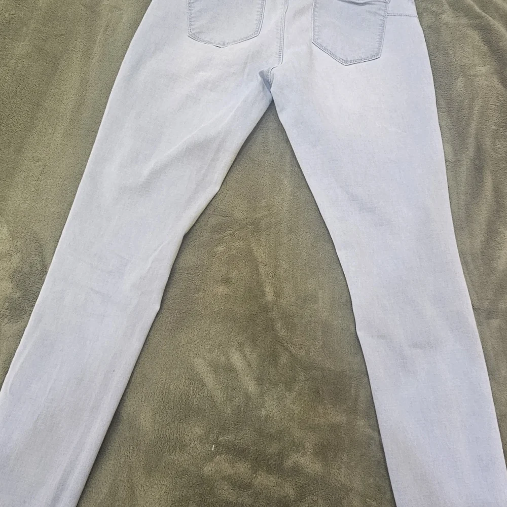 Jeans - Picture 2 of 3